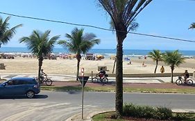 Predio frente a praia ap 615